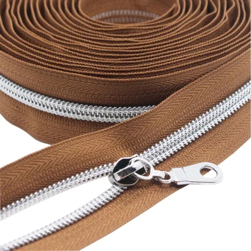 Vista 23 de YaHoGa #5 Cremalleras metálicas de nailon color latón antiguo de The Yard Bulk Cinta beige de 10 yardas con 25 unidades de tiradores para costura