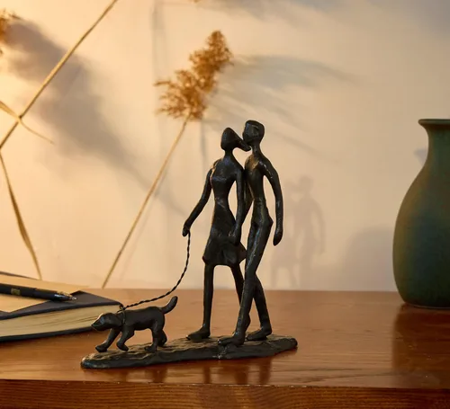 Vista 4 de Escultura de hierro fundido para pareja y perro, decoración romántica de arte de metal, estatua de amor familiar, regalos para amantes de los perros