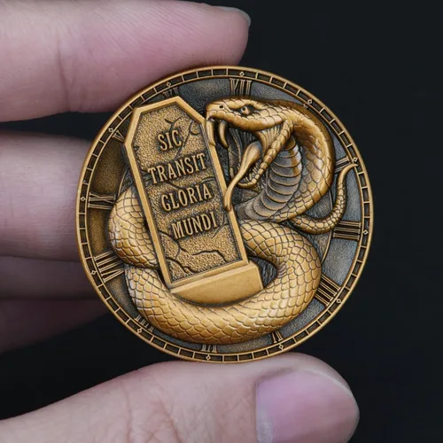 Vista 5 de Memento Mori Stoic Coin - Parca y reloj de arena, lápida de serpiente - Ficha de recordatorio de bolsillo con vitrina (moneda individual)
