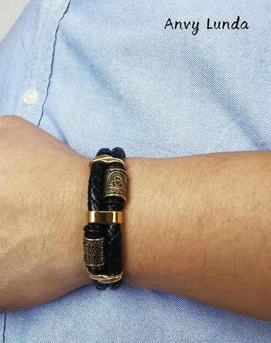 Vista 6 de Pulsera vikinga con brújula celta, brazalete de cuero trenzado negro de 14K bañado en oro para hombres, joyería de acero inoxidable 316L para mujer
