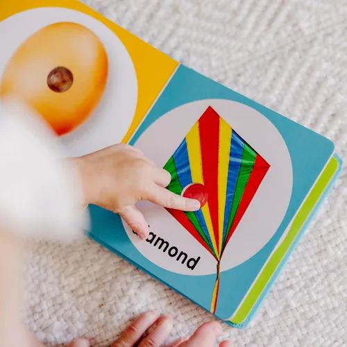 Vista 8 de Melissa & Doug - Juego de 3 libros infantiles -, Pode-a-Dot, primeras palabras, primeras formas, primeros