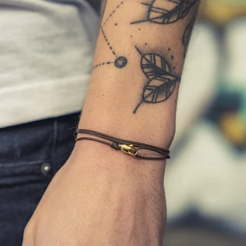 Vista 2 de Made by Nami Nautical Rope Bracelet for Men Waterproof & Adjustable Wrap String Bracelets with Snap Hook Gift for Him