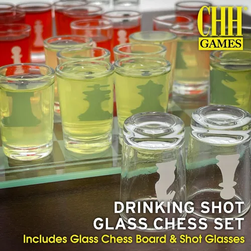 Vista 2 de Juego de ajedrez con vasos de chupito