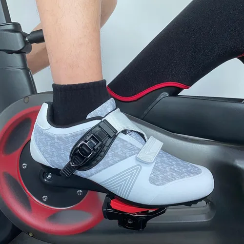 Vista 4 de Zapatos de ciclismo unisex para hombres y mujeres, compatibles con zapatos de bicicleta Peloton con tacos Delta para ciclismo de carretera, pedal