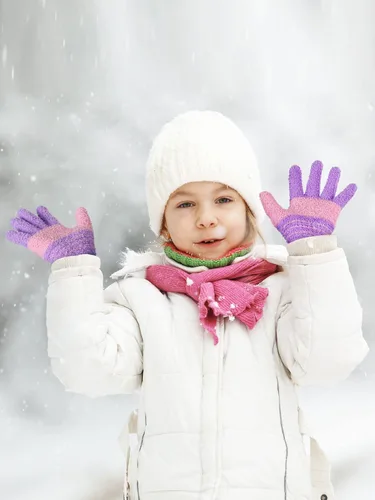 Vista 2 de SATINIOR 5 pares de guantes de dedos completos para niños, guantes de punto cálidos guantes de invierno para niños pequeños y niñas, suministros