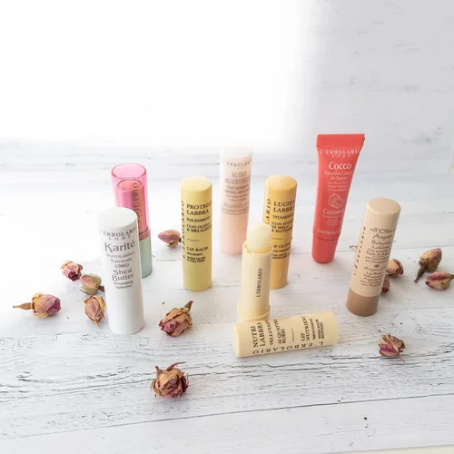 Vista 6 de L'Erbolario Tratamiento de bálsamo labial rosa – Hidratante labial con Provenza, Damasco y Rosa Almizclera – Suaviza y suaviza con delicado aroma