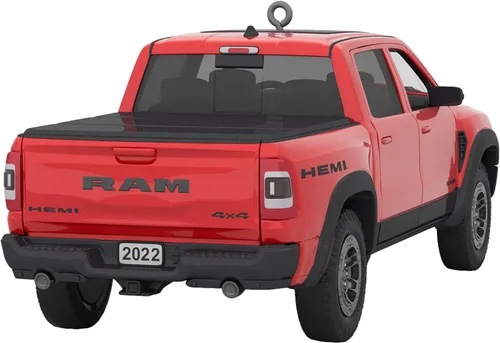 Vista 2 de Hallmark Keepsake Adorno de Navidad 2022 con fecha de año, 2021 Dodge Ram 1500, metal
