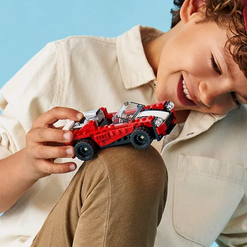 Vista 2 de LEGO Creator - Coche deportivo de juguete 31100, 3 en 1 (134 piezas)