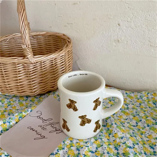 Vista 4 de Tazas de Café de Cerámica para Mujeres y Niñas, Tazas de Oso de Dibujos Animados en Crema Blanca, Taza de Agua 350ML/12OZ. Linda Taza de Café
