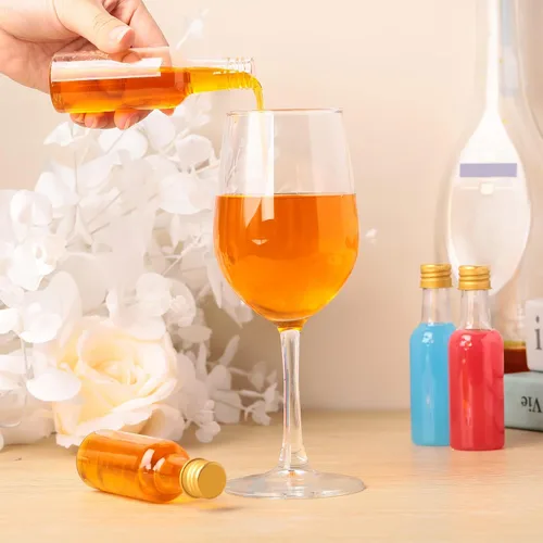 Vista 4 de Yinder Juego de 100 mini botellas de licor de 1.7 onzas a granel pequeñas botellas vacías de plástico con tapas, embudos de papel Kraft, cuerdas