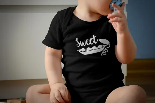 Vista 3 de Sweet Pea Baby Onesie