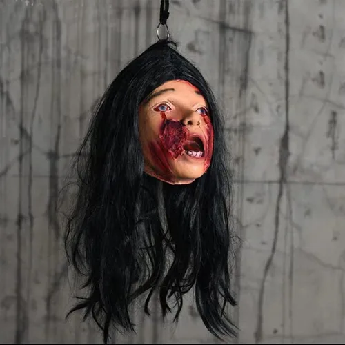 Vista 21 de RiceelSor Decoración colgante de cabeza dividida para Halloween, diseño de cadáver sangriento, de terror, de tamaño real, con peluca, disfraz