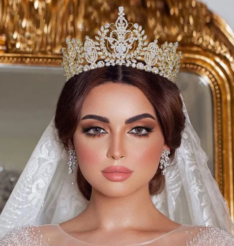 Vista 2 de Aoligrace Tiara y corona de boda de circonita cúbica de lujo para mujeres, joyería para el cabello, quinceañera, regalos para novias para mujeres