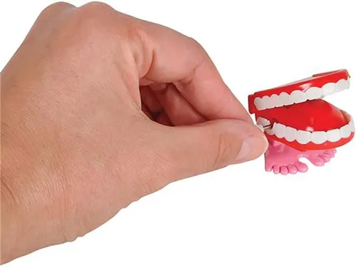 Vista 3 de The Dreidel Company Juguetes de dientes que muerden y parlotean los dientes para niños, recuerdos de fiesta de cumpleaños, regalos novedosos
