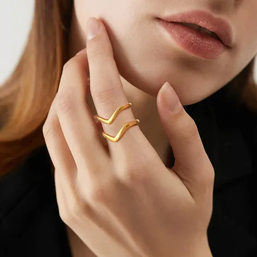 Vista 4 de VNOX Chevron Thumb Rings for Women - 18k Gold Plated Womens Stainless Steel Ring Stackable Double Wave Boho Middle Finger Ring Band Size 6-9