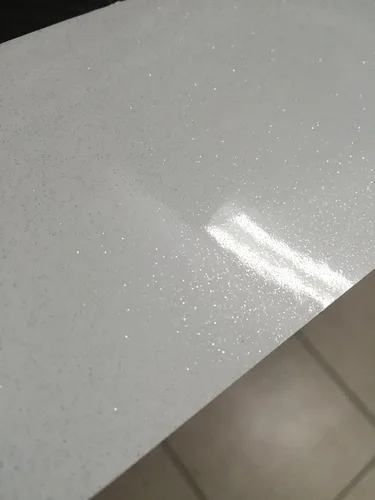 Vista 2 de VViViD papel envoltorio de contacto de vinilo de granito de cuarzo blanco de 15.9 pulgadas x 60 pulgadas, Blanco