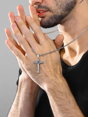 Vista 4 de U7 Colgante de cruz de crucifijo para hombre con cadena de bautismo, joyería cristiana, acero inoxidable, oro de 18 quilates, collar antiguo
