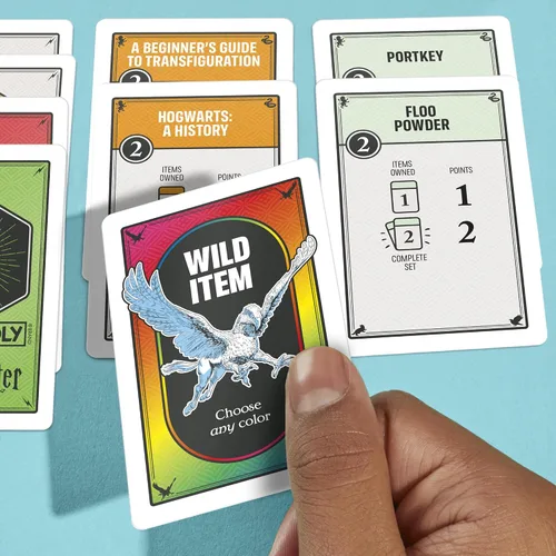 Vista 7 de Monopoly Deal: Juego de cartas de Harry Potter Juegos familiares para niños y adultos A partir de 8 años 2 a 5 jugadores 15 minutos