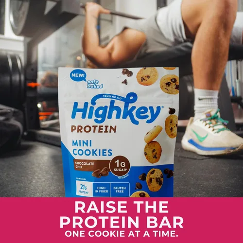 Vista 4 de HighKey Galletas con chispas de chocolate con proteínas, bajas en azúcar, alto en proteínas, paquete de 3, 2.25 onzas, galletas bajas