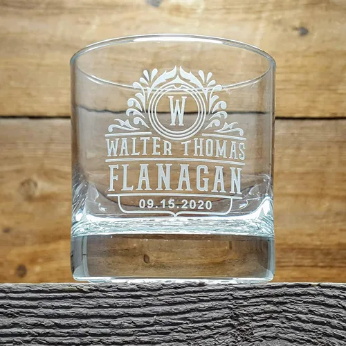 Vista 2 de Personalized Rock Whiskey 2x Glasses with Vintage Text Logo, Set of 2 glasses