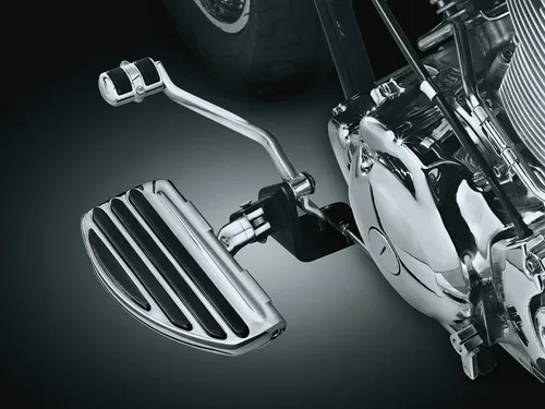 Vista 3 de Kuryakyn Controles de pie de motocicleta 7916: Conversiones de placa ISO para conductor o pasajero, cromado, 1 par