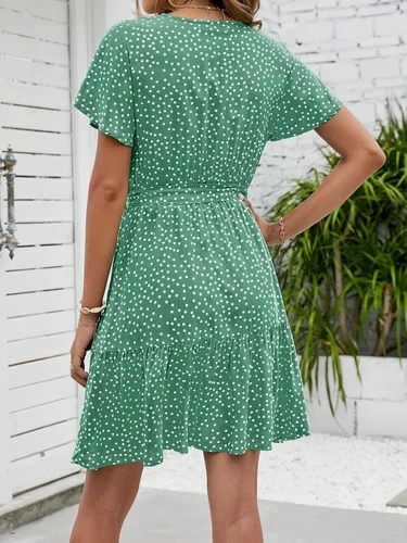 Vista 3 de ZESICA - Vestido corto con cuello en V cruzado para mujer, estampado floral bohemio, con vuelos, acampanado, vestido de verano 2024 para la playa