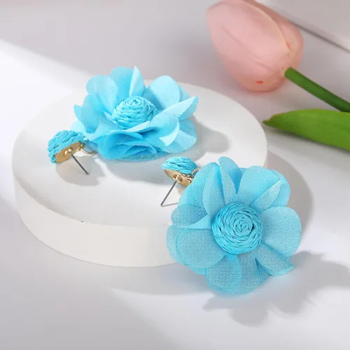 Vista 2 de Visyam Aretes colgantes de flores de ratán, aretes colgantes de flores de rafia, aretes bohemios para mujeres y niñas, día de San Valentín, día