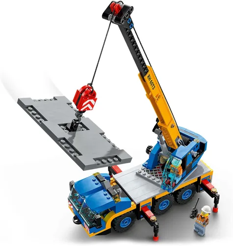 Vista 9 de Lego 60324 City Off-Road grúa, grúa y camión de juguete con ganchos, vehículo de juguete para construir para niños y niñas a partir de 7 años