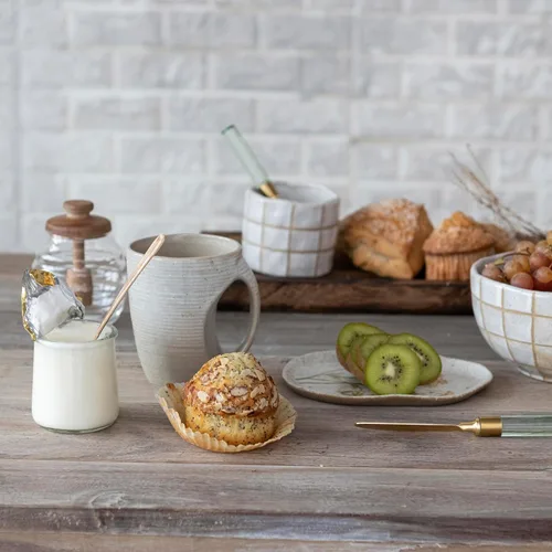 Vista 2 de Tarro redondo de miel de vidrio de 4 pulgadas de 14 onzas con tapa de madera de acacia y recipiente de miel adjunto para cocina, natural