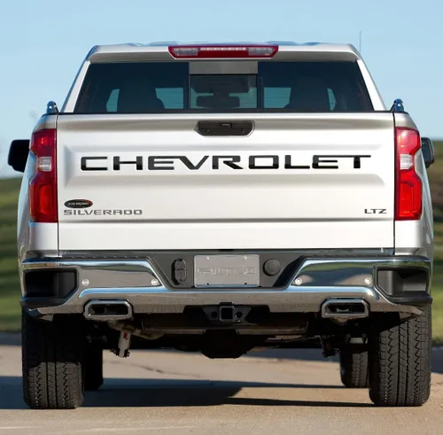 Vista 6 de Kit de letras para puerta trasera Putco Chevrolet - Acero inoxidable - Letras cortadas - Compatible con Chevy Silverado 2019-2026