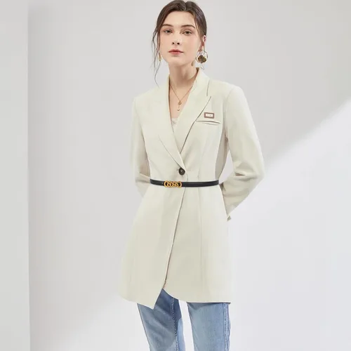 Vista 116 de Cinturón de cuero clásico con hebilla de metal para mujer con vestido de jeans