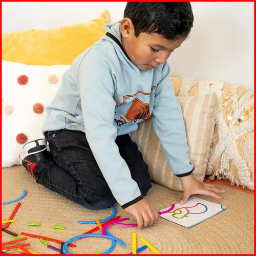 Vista 6 de Ventaja para aprendizaje 21365 Junior Geostix, Grado: Jardín de infantes hasta 5, Plástico. 200 palos de construcción multicolores, 30 tarjetas