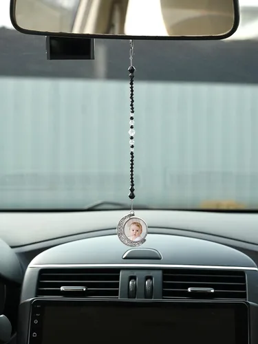Vista 2 de Jovivi Adorno colgante de auto con foto personalizada, imagen personalizada, colgante de impresión a todo color con cuentas de cristal negro, dije