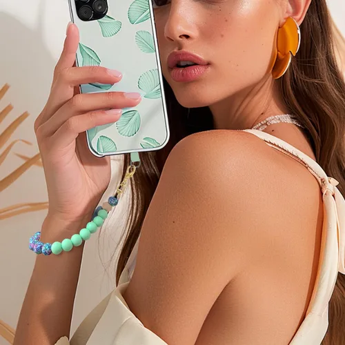 Vista 2 de VICHUNHO Correa de muñeca de teléfono con cuentas de silicona de mármol, cordón para teléfono celular con pestaña de sujeción, pulsera elástica