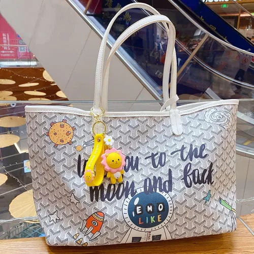 Vista 6 de HSYHERE - Llavero de PVC para niño y niña, regalo creativo de Año Nuevo, para muñeca, colgante de llave de coche, llavero de metal, Panda