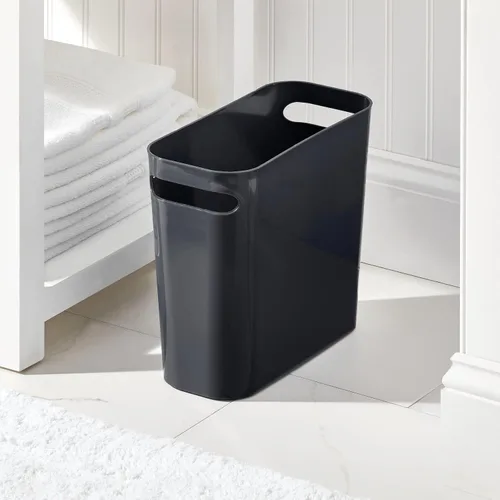 Vista 2 de mDesign - Pequeña papelera rectangular de plástico para basura, recipiente para basura con asas para baño, cocina, oficina en casa, dormitorio, Negro