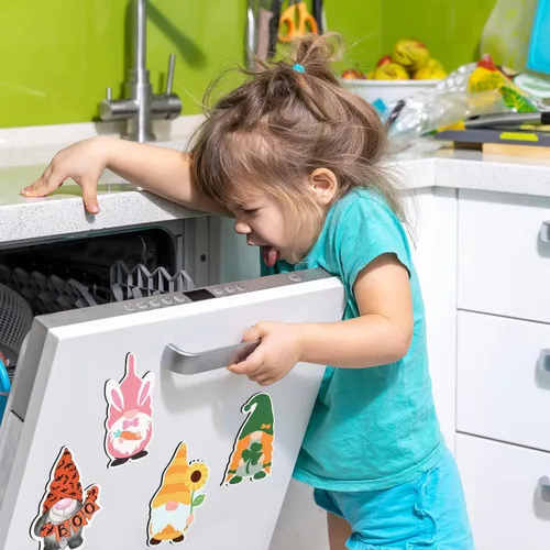 Vista 7 de Sinmoe 24 imanes navideños de gnomo de temporada, imanes para refrigerador, puerta de garaje de Pascua, gnomos para nevera, resorte magnético