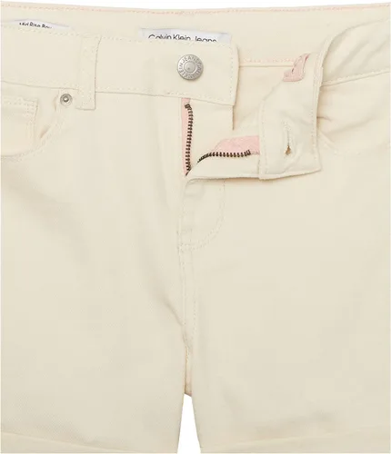 Vista 4 de Calvin Klein Pantalones cortos de mezclilla elásticos para niña, Perla de semillapuño