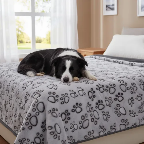 Vista 16 de Stuffed Manta Premium Suave para Perro Pequeña Beige, con Franela Beige Lindo Estampado de Huellas, 24 x 32 pulgadas, Manta para Gatos Suministros