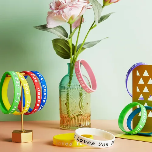 Vista 7 de Skylety Jesus Loves You - Pulseras de silicona para Pascua, coloridas pulseras de goma cristiana para niños, regalos de fiesta