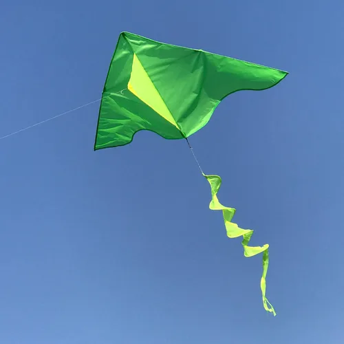Vista 2 de in The Breeze Colorblock Delta Kites with Twister Tails