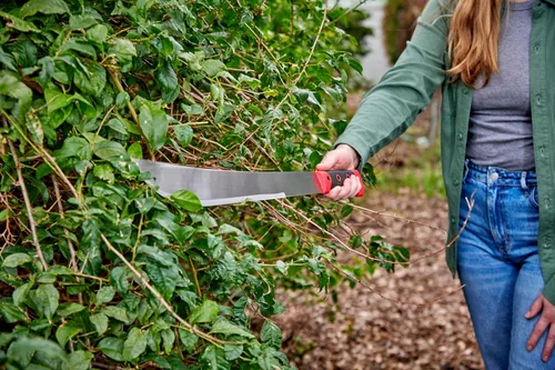 Vista 2 de ErgoHandle Machete, 18 in. con funda de nailon