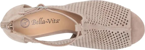 Vista 5 de Bella Vita Sandalias de tacón de bloque para mujer cuero de gamuza almendra