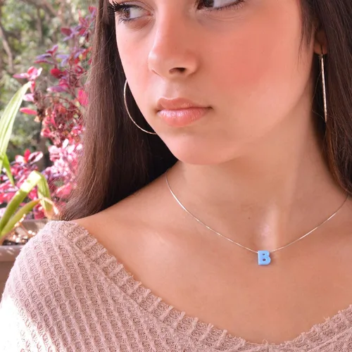 Vista 7 de AVNIS Collar con letra de ópalo azul, collar con inicial de ópalo azul, cadena de plata esterlina