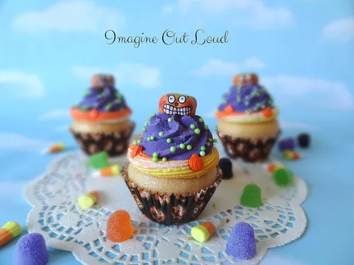 Vista 2 de Fake Cupcake Halloween Purple Lime Sprinkles Jack o Lantern Trick or Treat Cupcake Display Decor