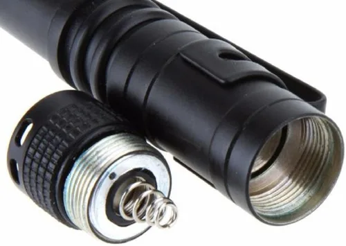 Vista 4 de Mini linterna LED Penlight ZIYUO CREE XPE-R3 con lámpara de brillo de 1200LM