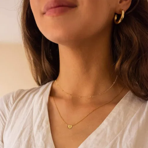 Vista 2 de Glimmerst Collar con inicial de corazón en capas para mujer, chapado en oro de 18 quilates, cadena de cuentas de acero inoxidable, collar