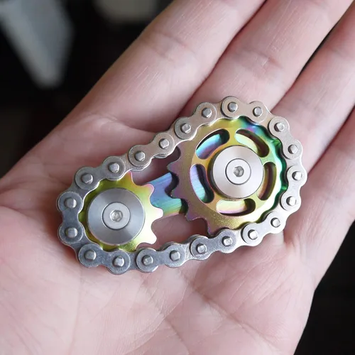 Vista 6 de Fidget Spinner, eslabón de cadena de bicicleta Spinner diseño 2 engranajes Figity Spin Finger Games, mecánica duradera de acero inoxidable