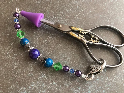 Vista 8 de Beaded Scissor Fob Jewelry with Tip Cover