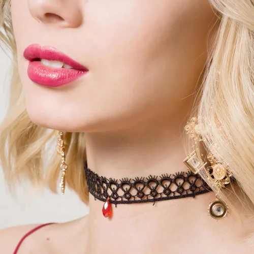Vista 6 de Gargantilla gótica negra para mujer, gargantilla negra con diamantes de imitación rojos Lolita, gargantilla de encaje negro, joyería de fiesta